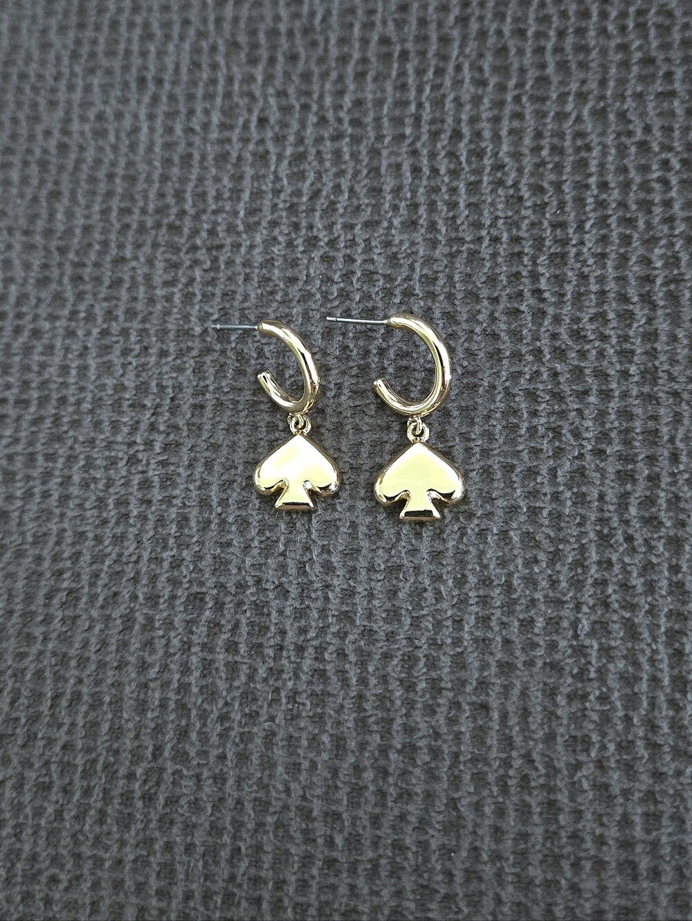 Kate Spade♠️ Gold💛 "Everyday Spade" Huggie🤗 Hoop Earrings - NIB - Picture 7 of 16